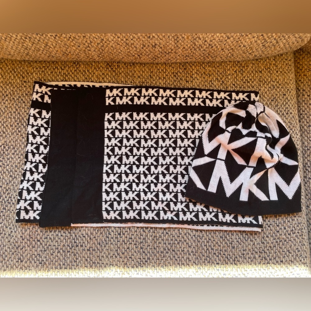 michael kors hat and scarf set
